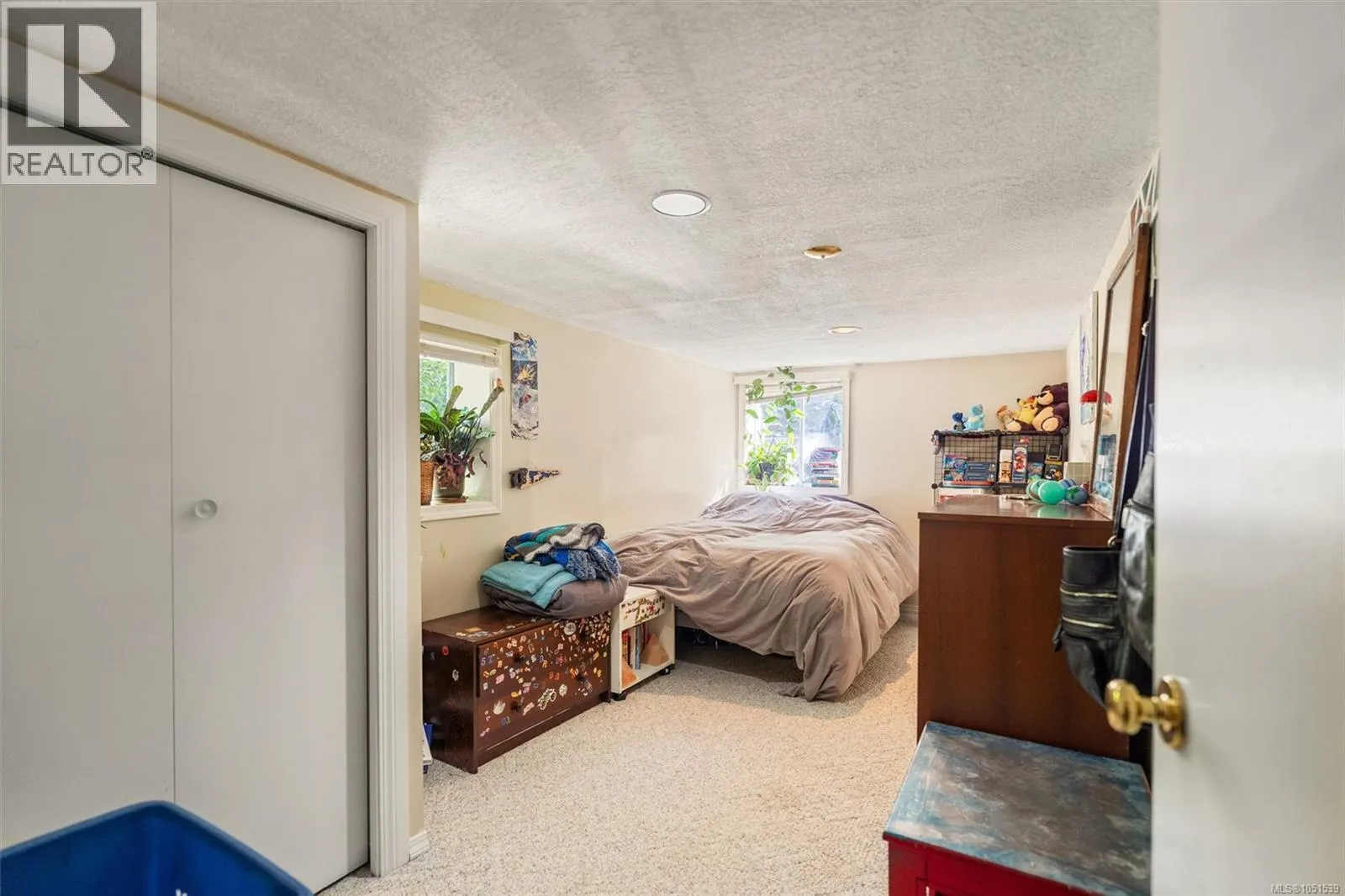 9220 East Saanich Rd