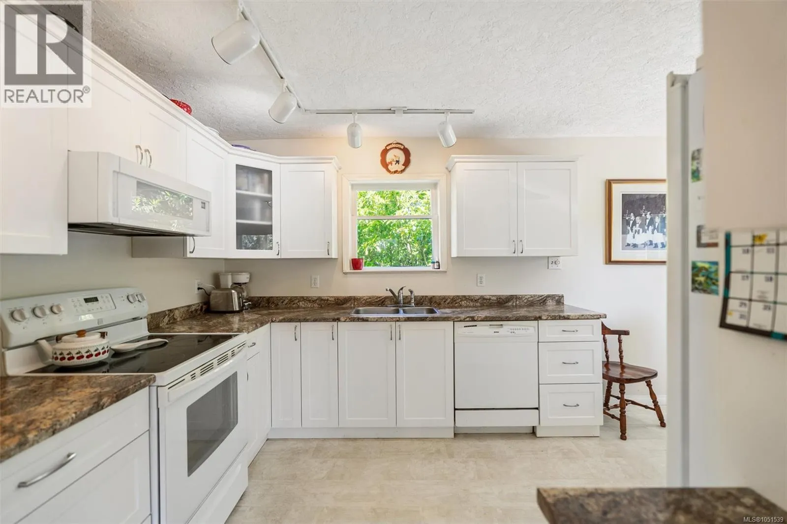 9220 East Saanich Rd