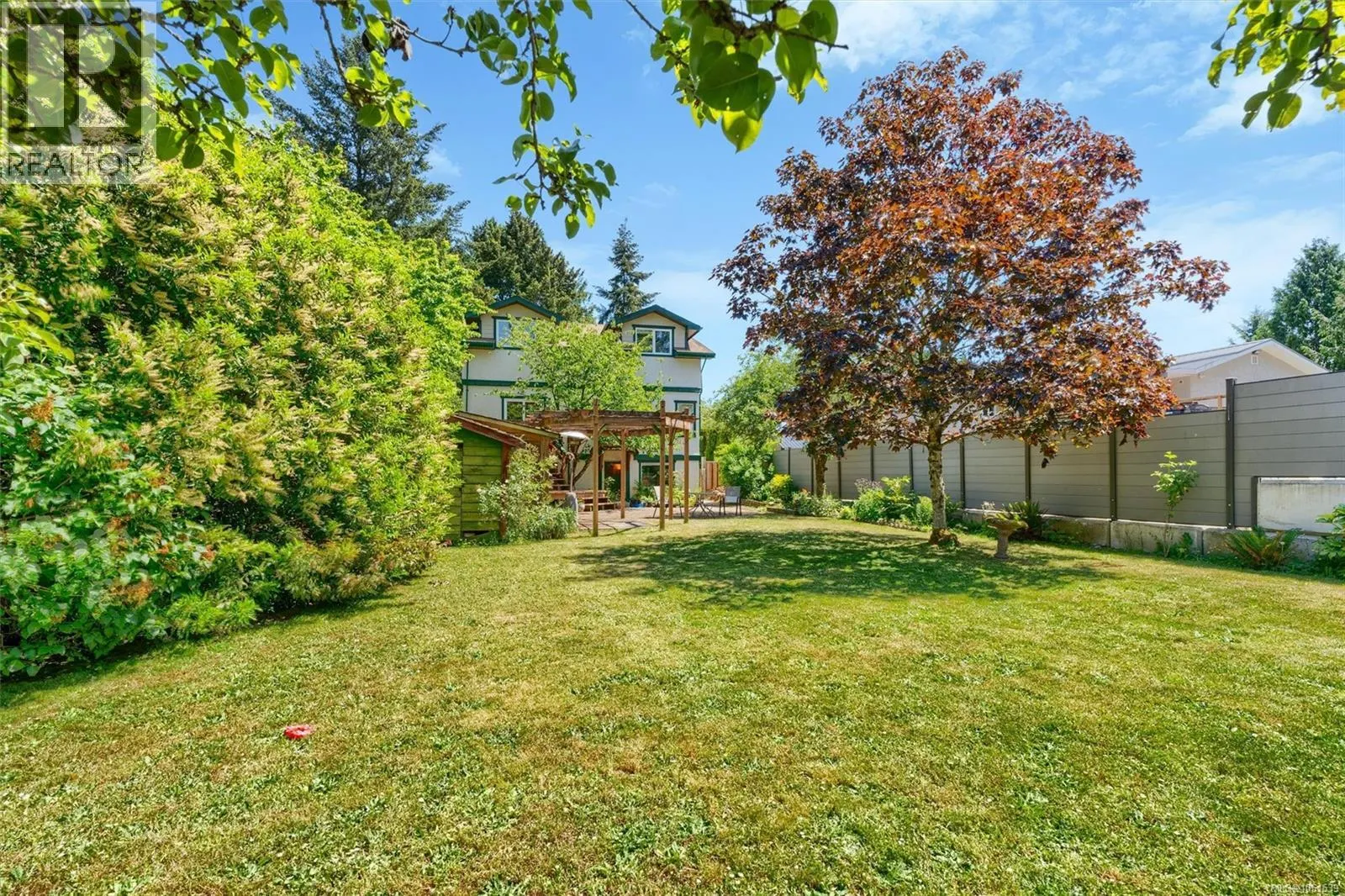 9220 East Saanich Rd