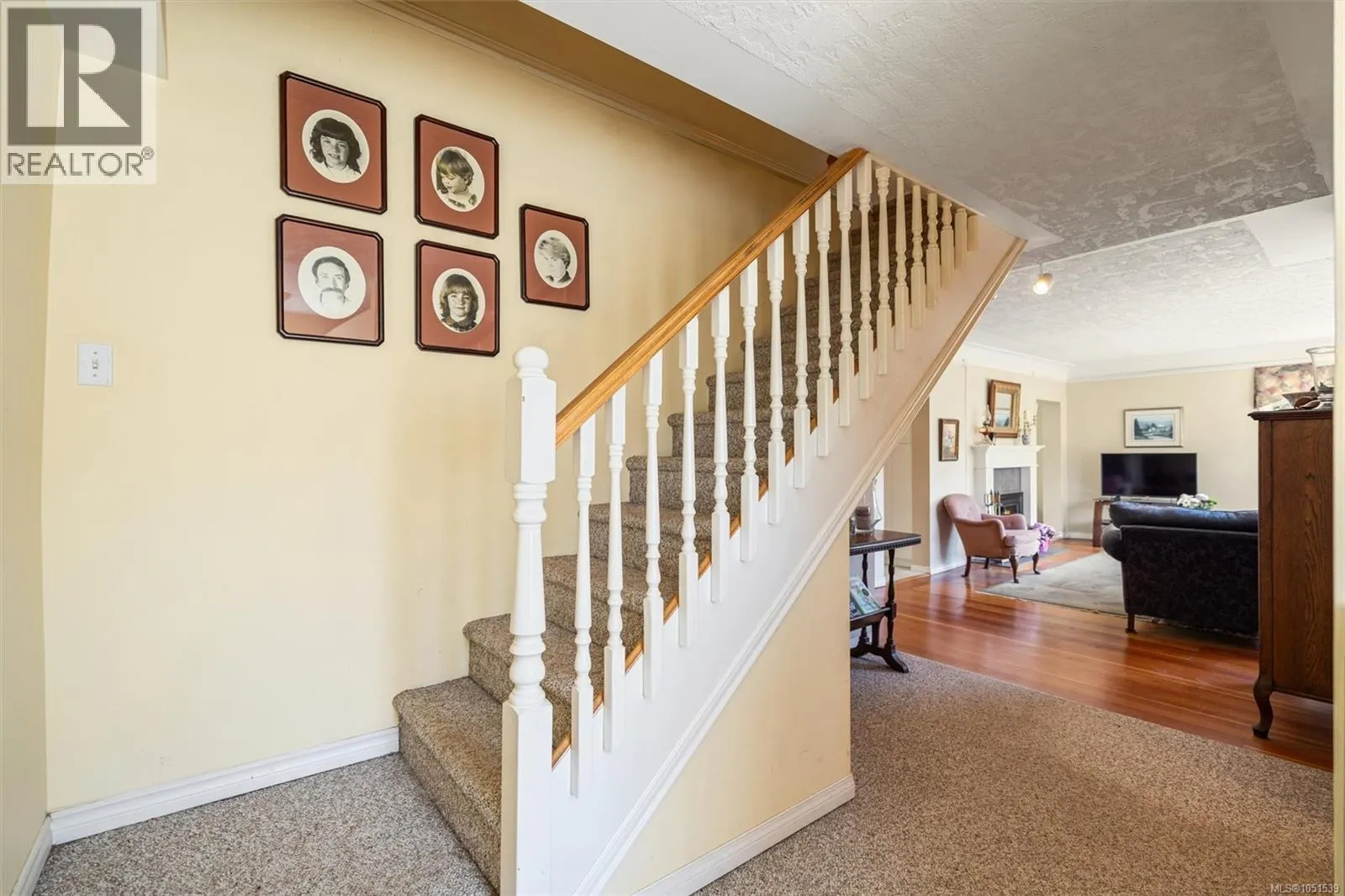 9220 East Saanich Rd
