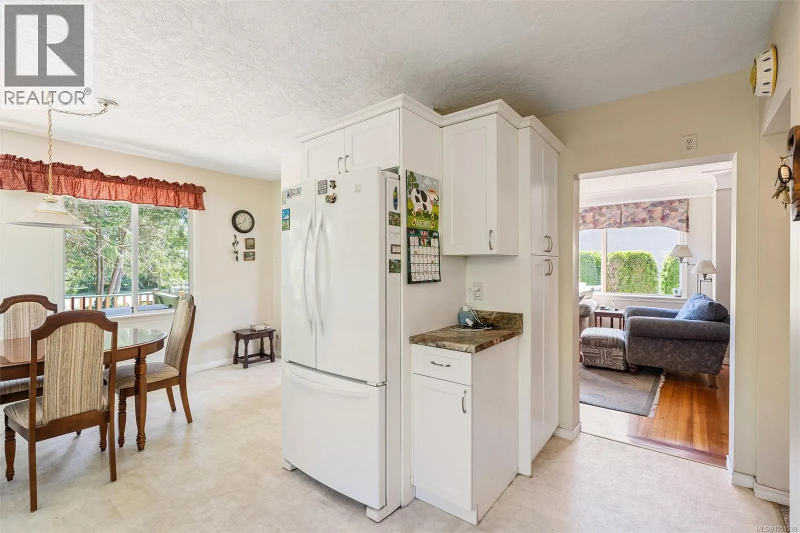 9220 East Saanich Rd