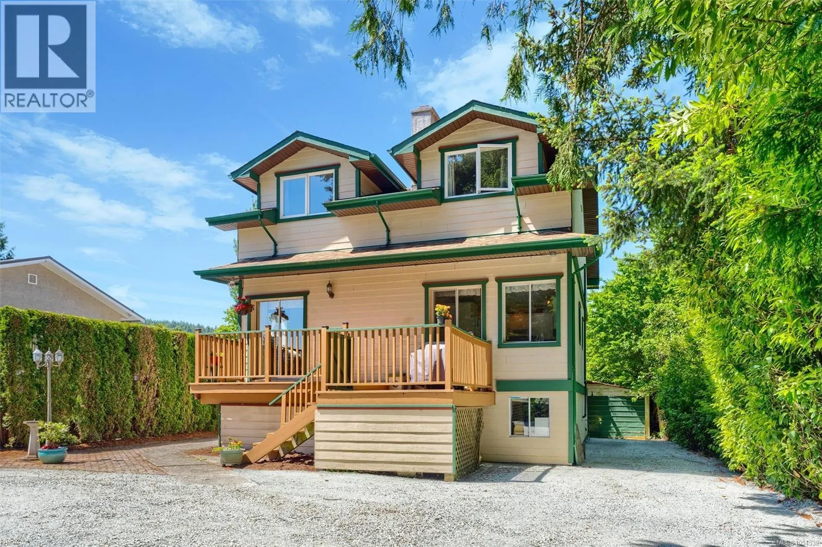 9220 East Saanich Rd