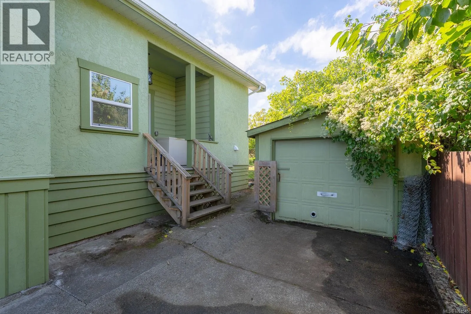 121 Harvey St