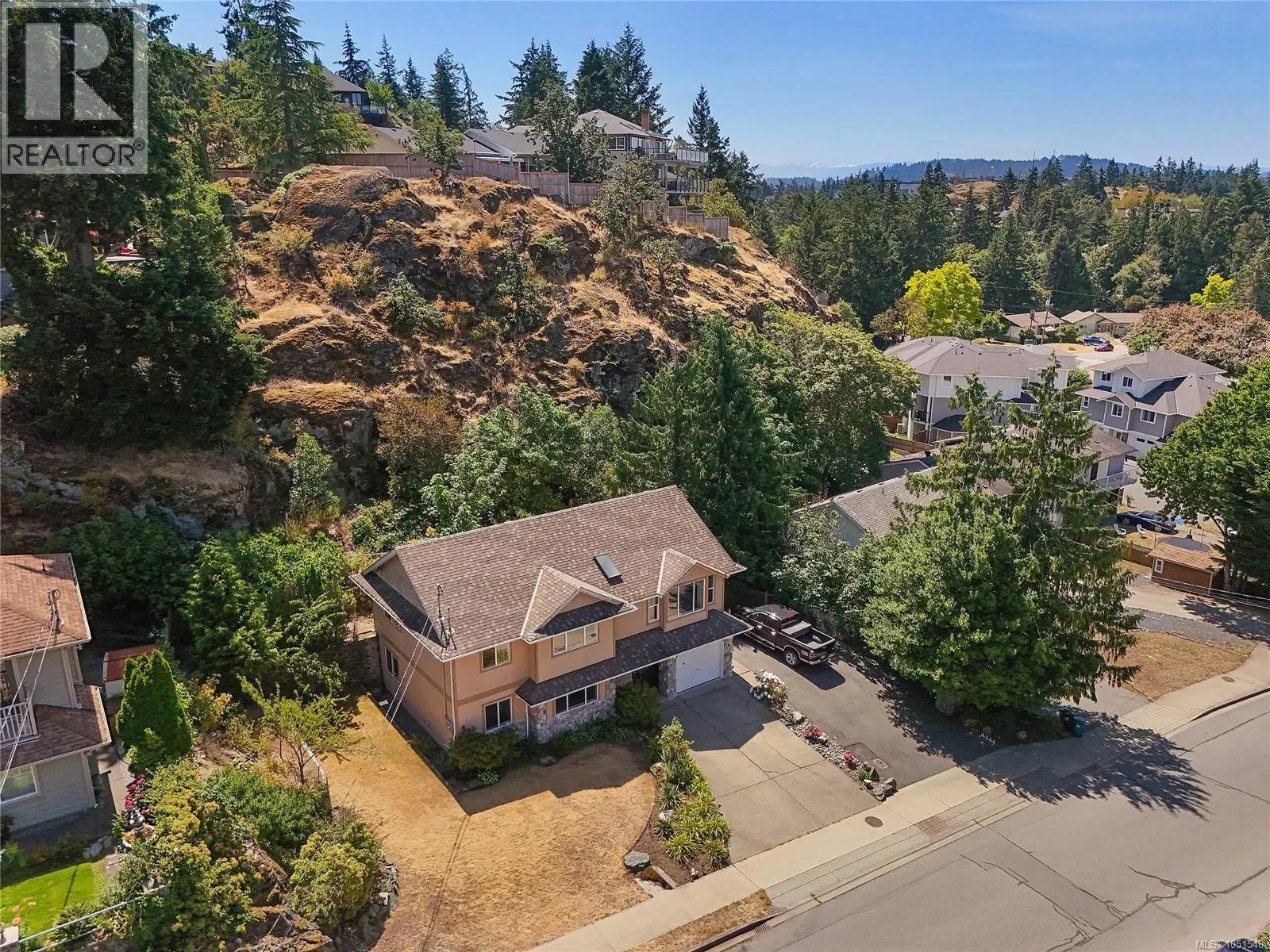 585 HANSEN Ave