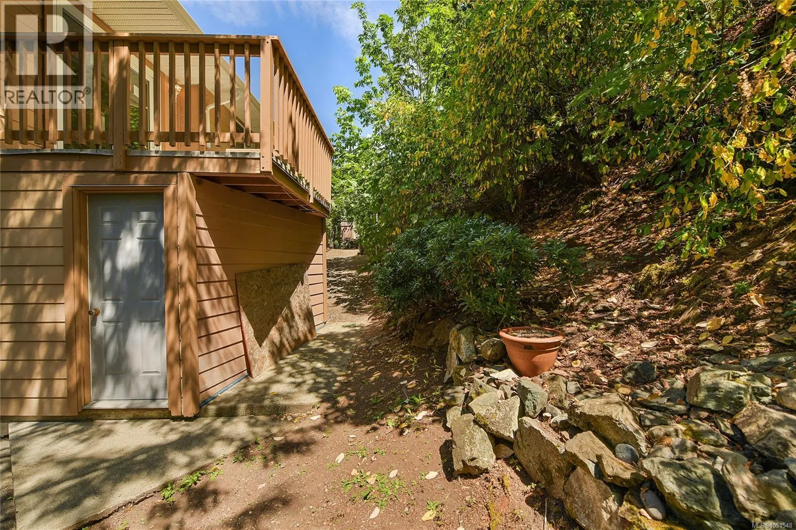 585 HANSEN Ave