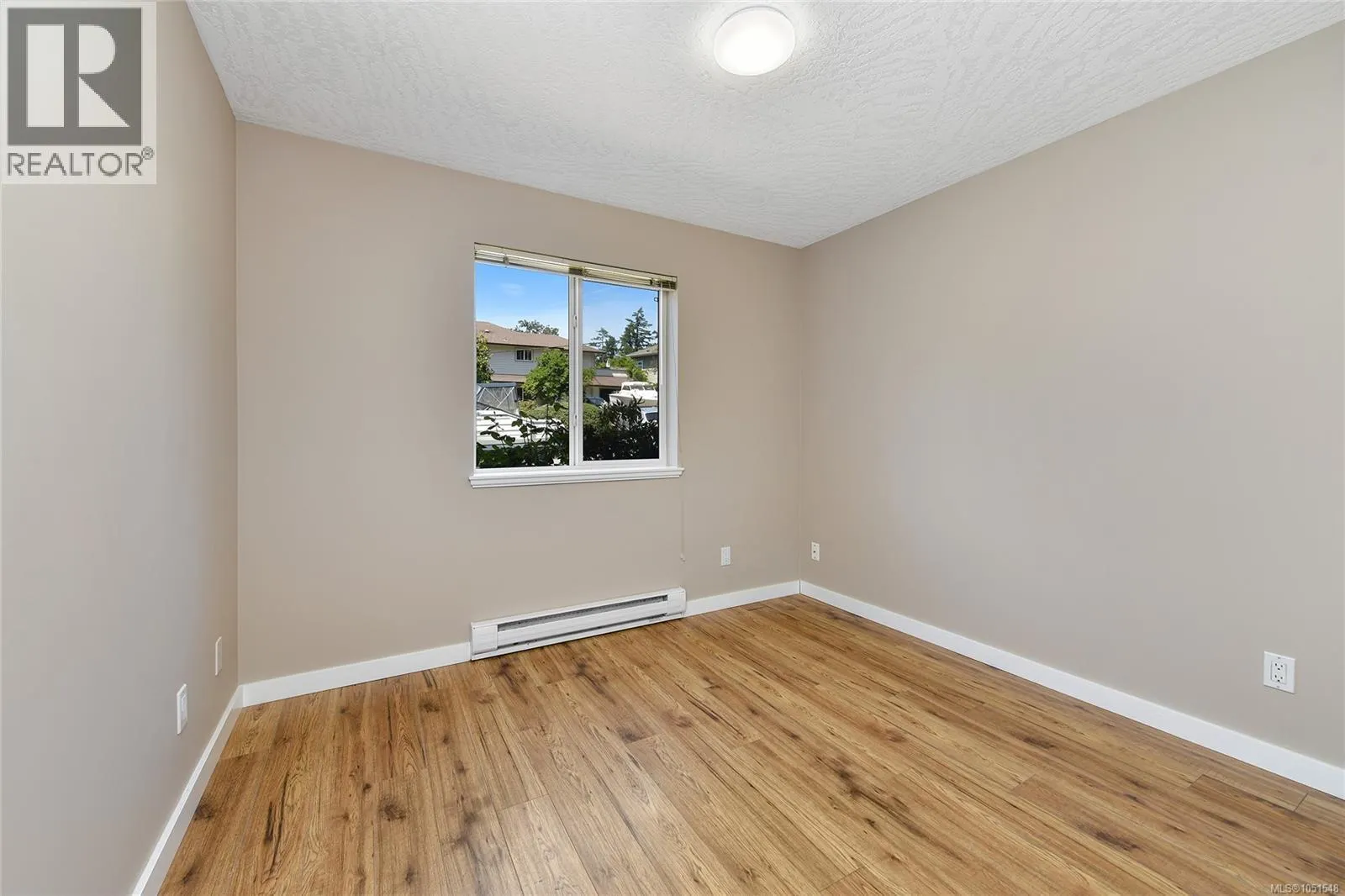 585 HANSEN Ave