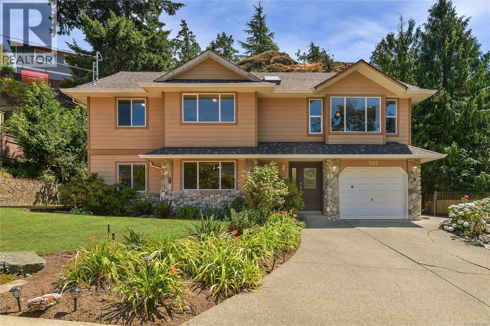 585 HANSEN Ave