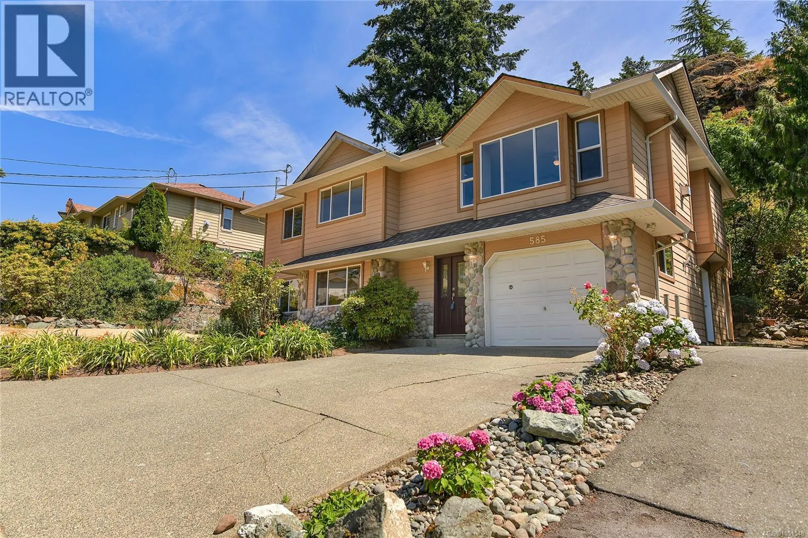 585 HANSEN Ave