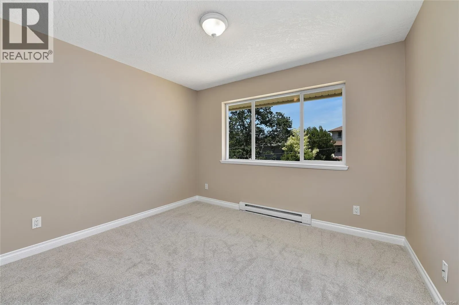 585 HANSEN Ave
