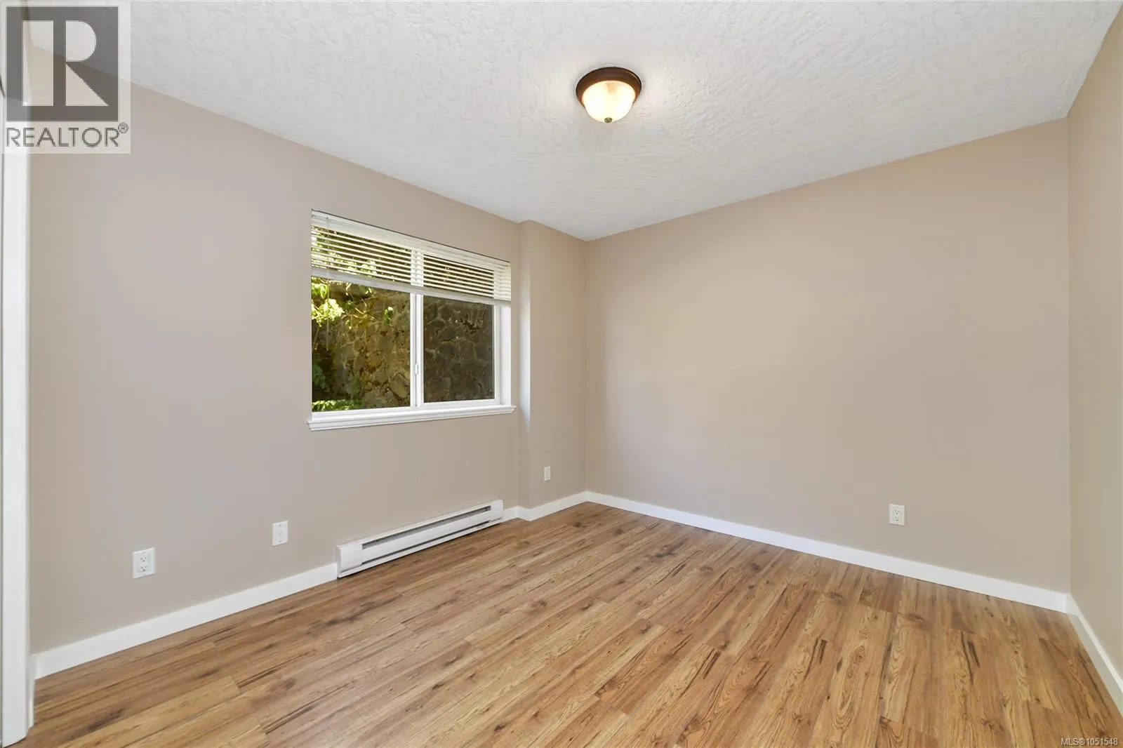 585 HANSEN Ave