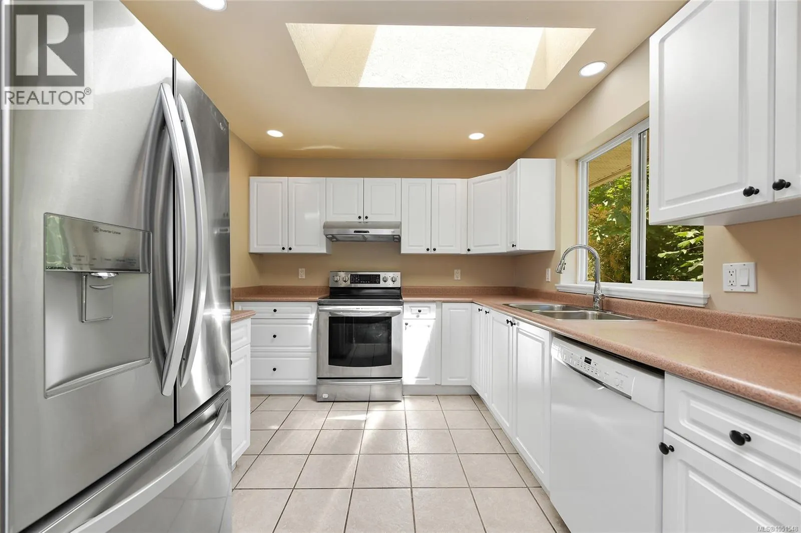 585 HANSEN Ave