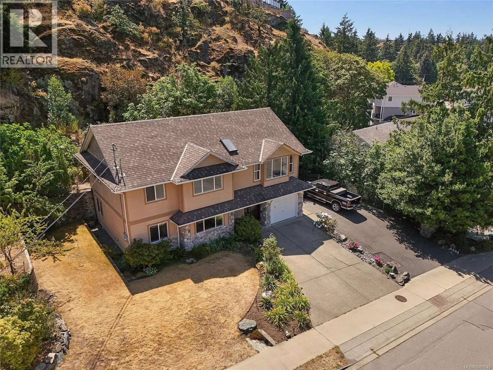 585 HANSEN Ave