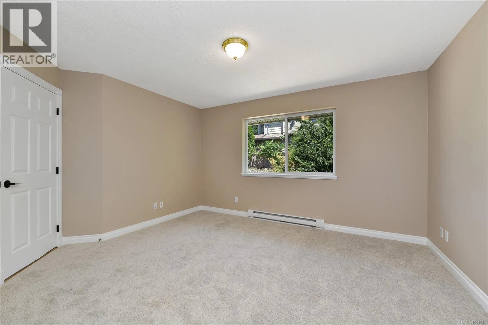 585 HANSEN Ave