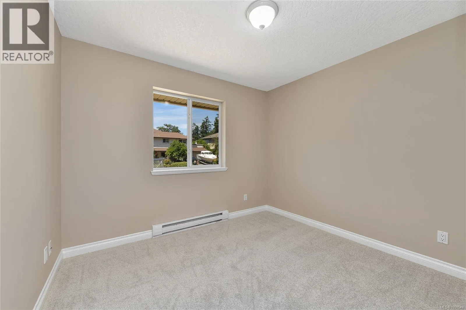 585 HANSEN Ave