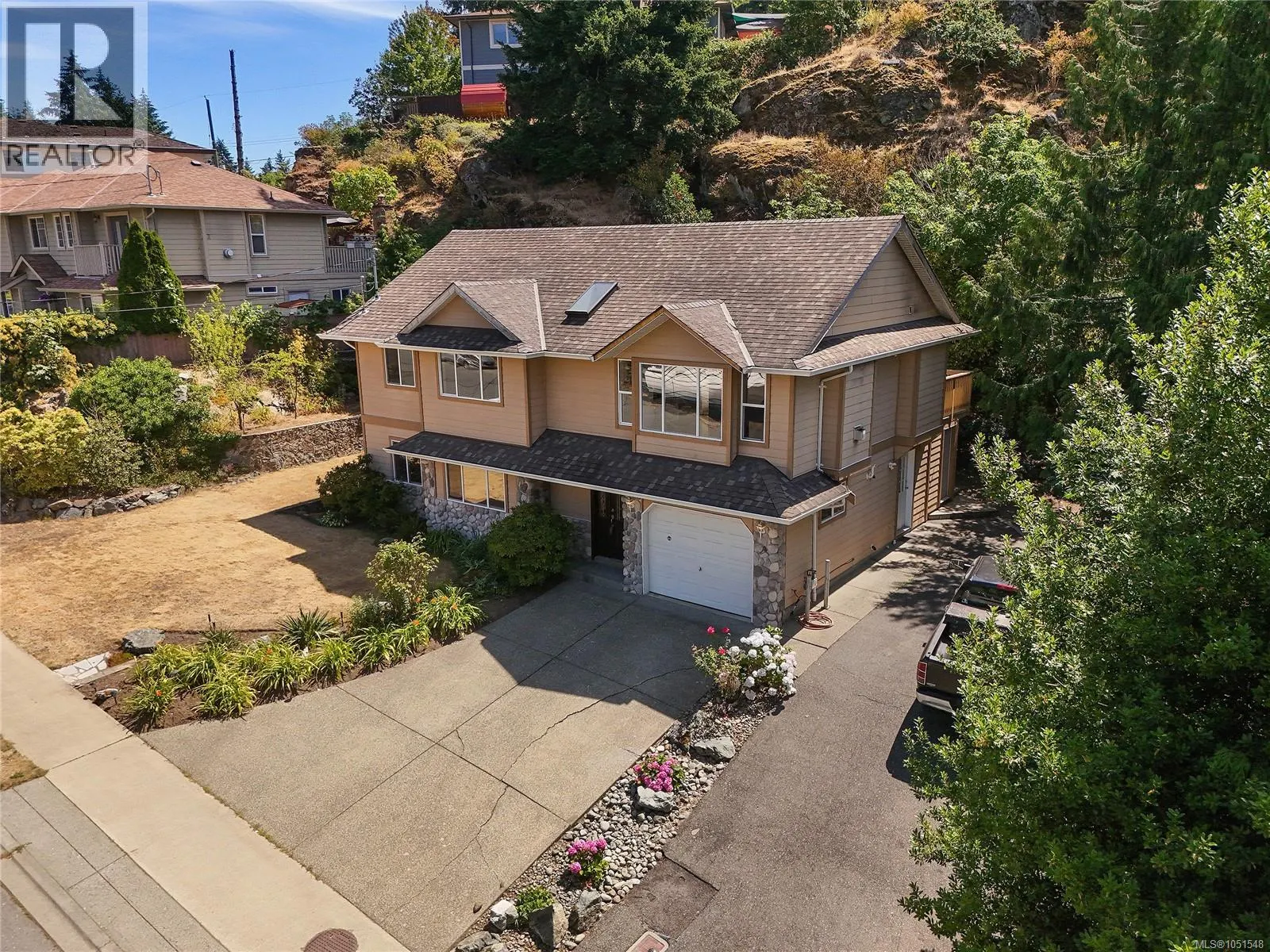 585 HANSEN Ave