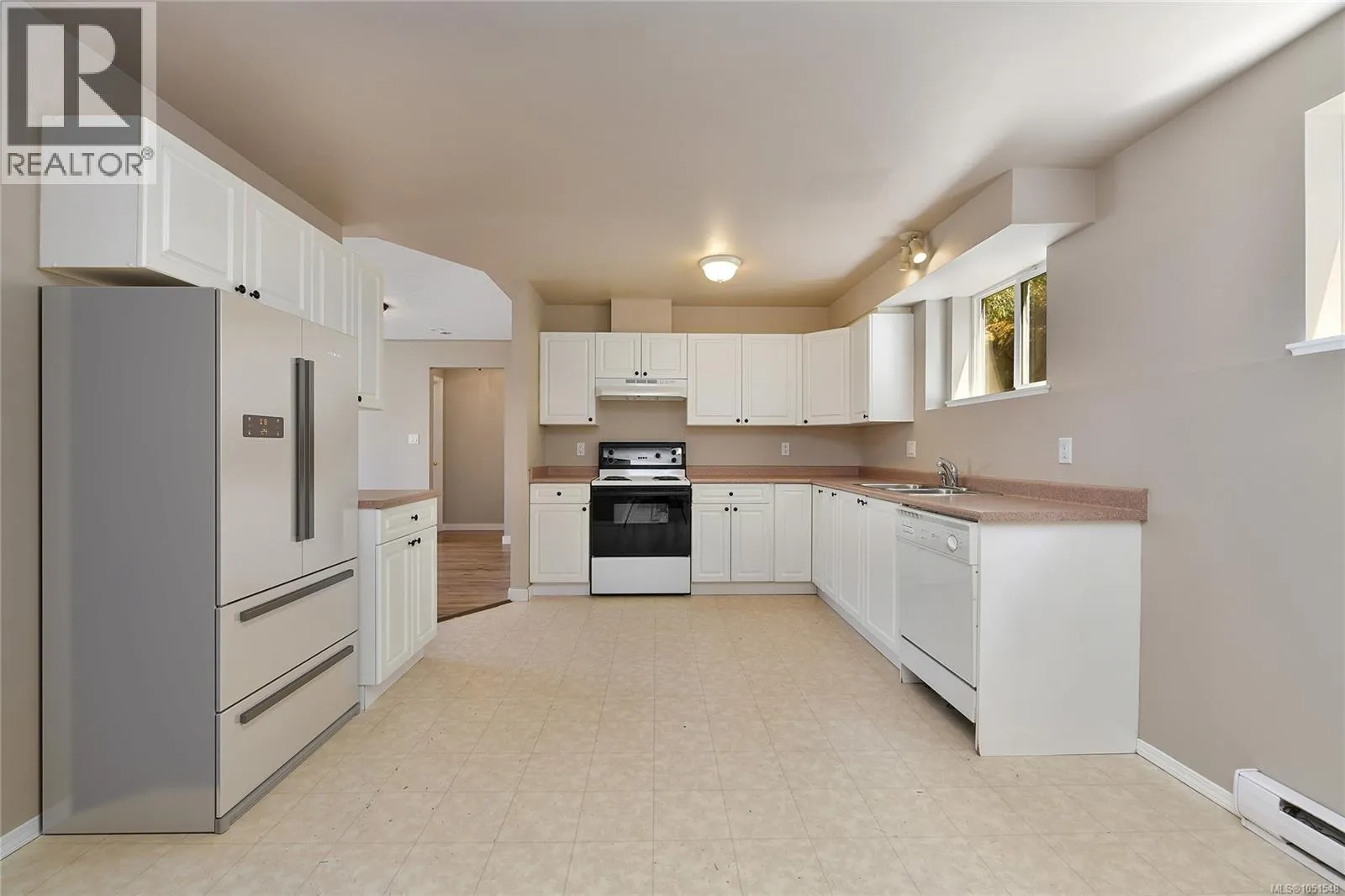585 HANSEN Ave