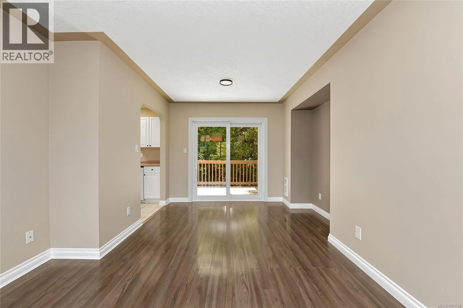 585 HANSEN Ave
