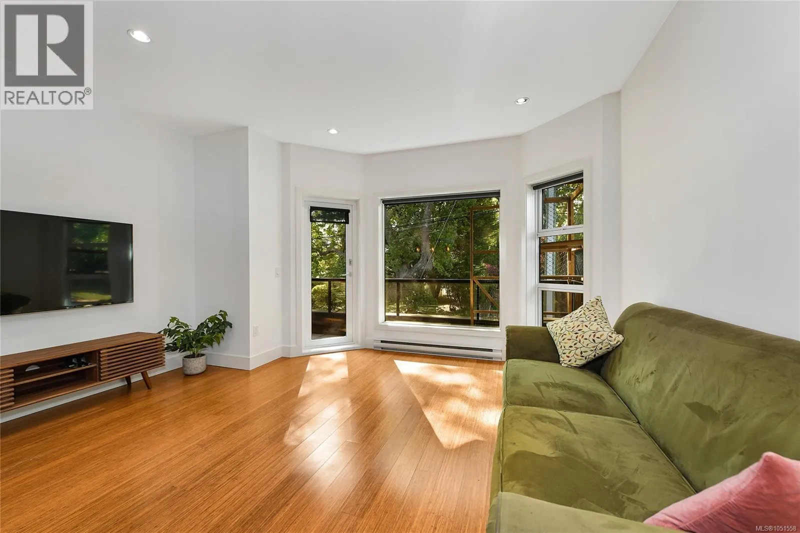 206 2589 Penrhyn St