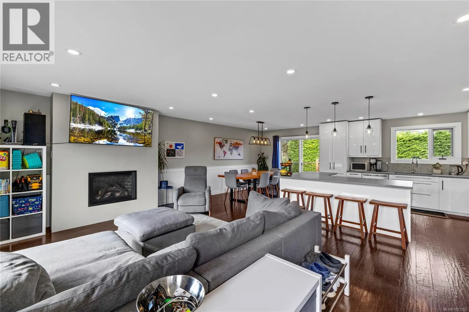 107 Moss Ave