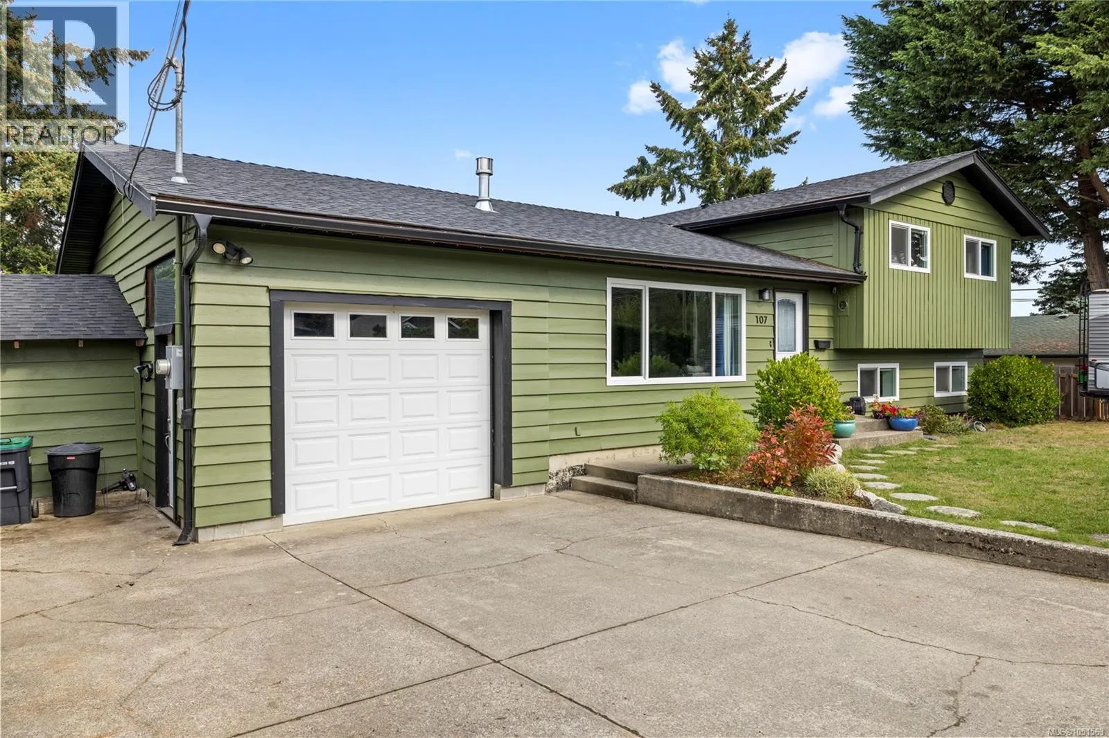 107 Moss Ave