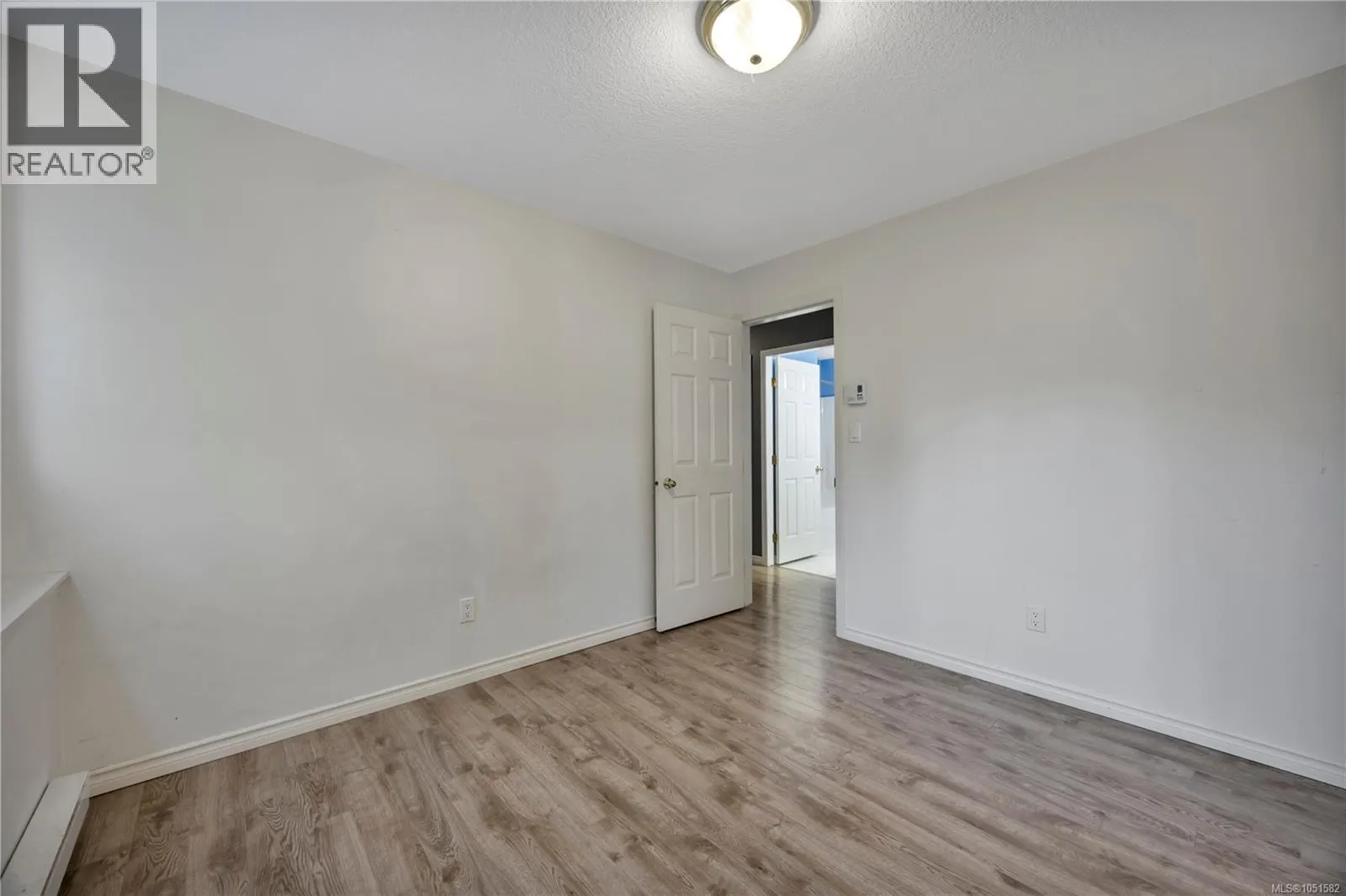 4780 Fairbrook Cres