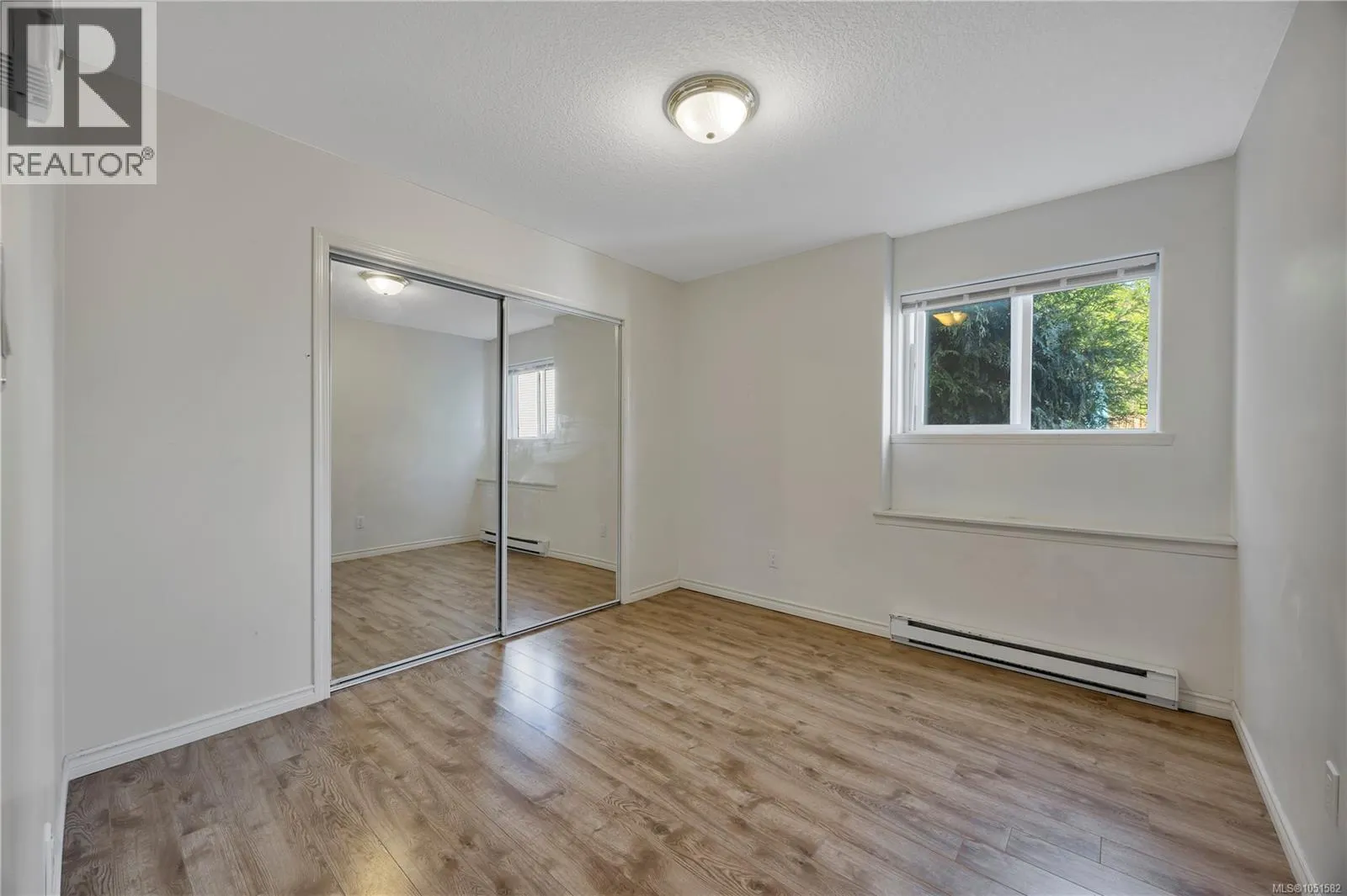 4780 Fairbrook Cres