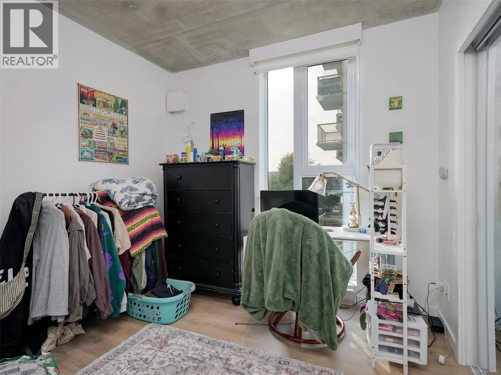 409 1097 View St