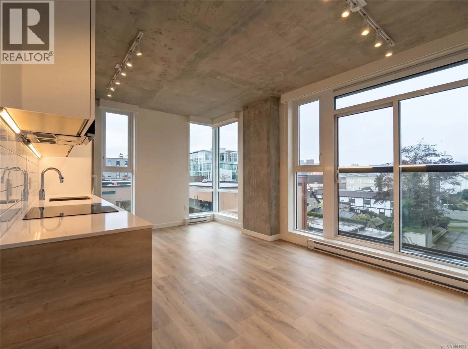 409 1097 View St