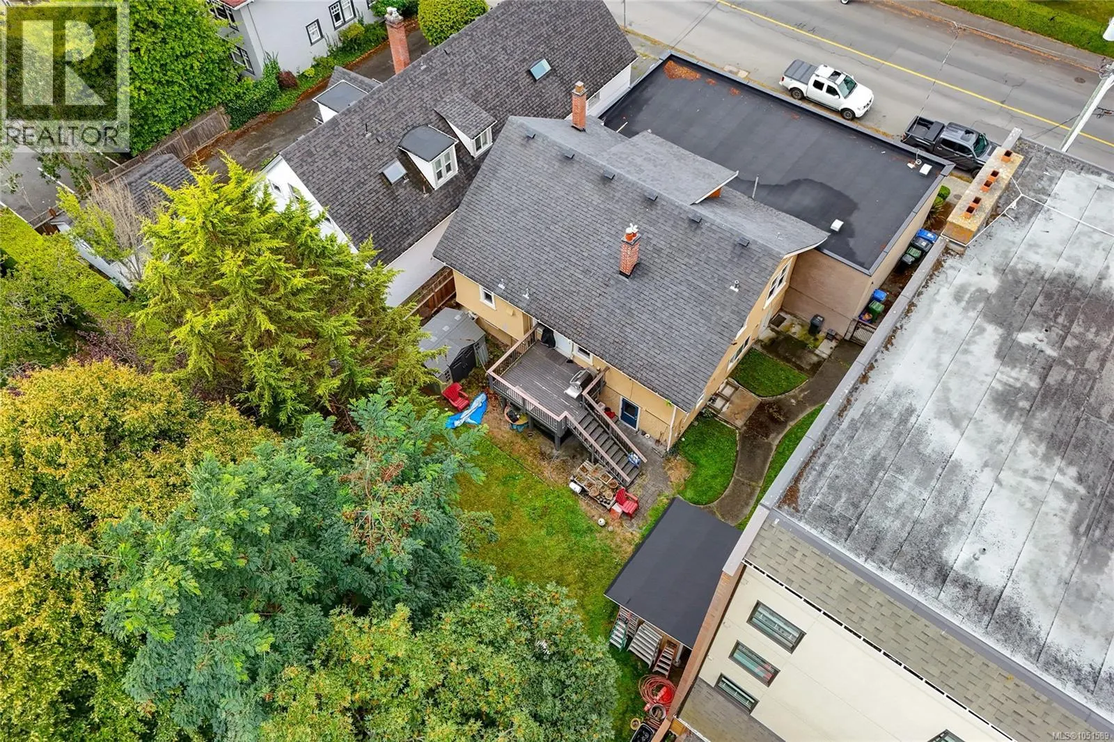 1161 Newport Ave