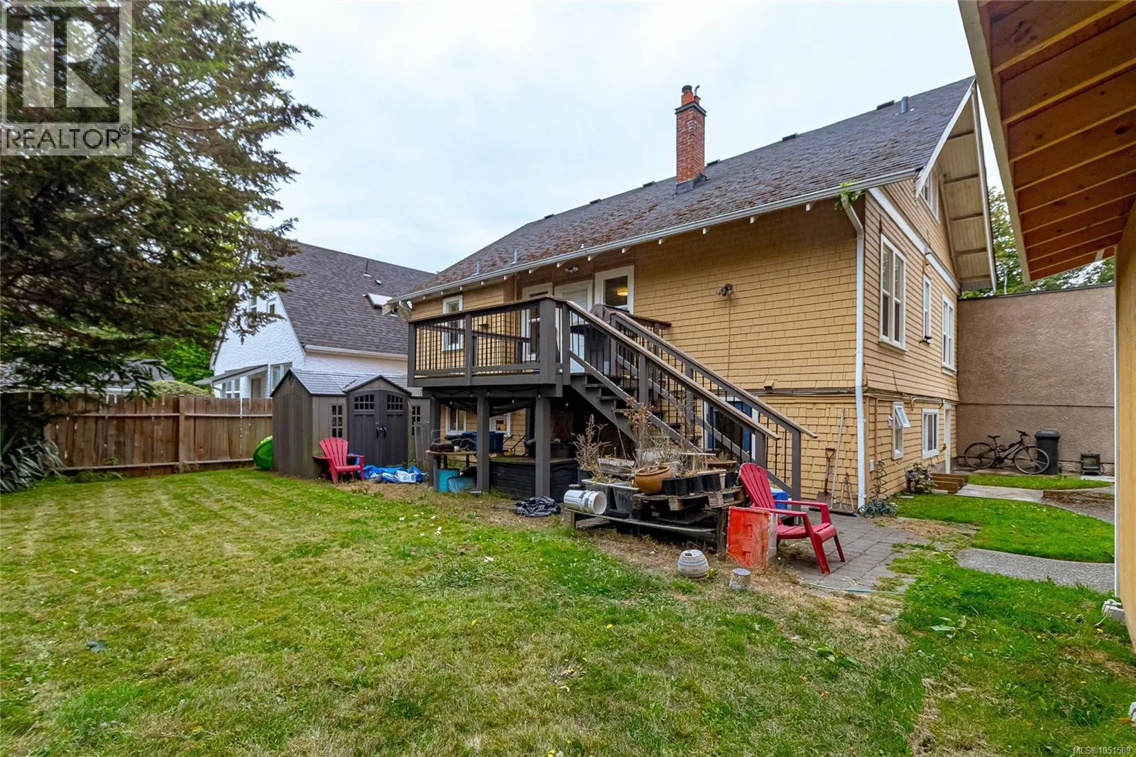 1161 Newport Ave