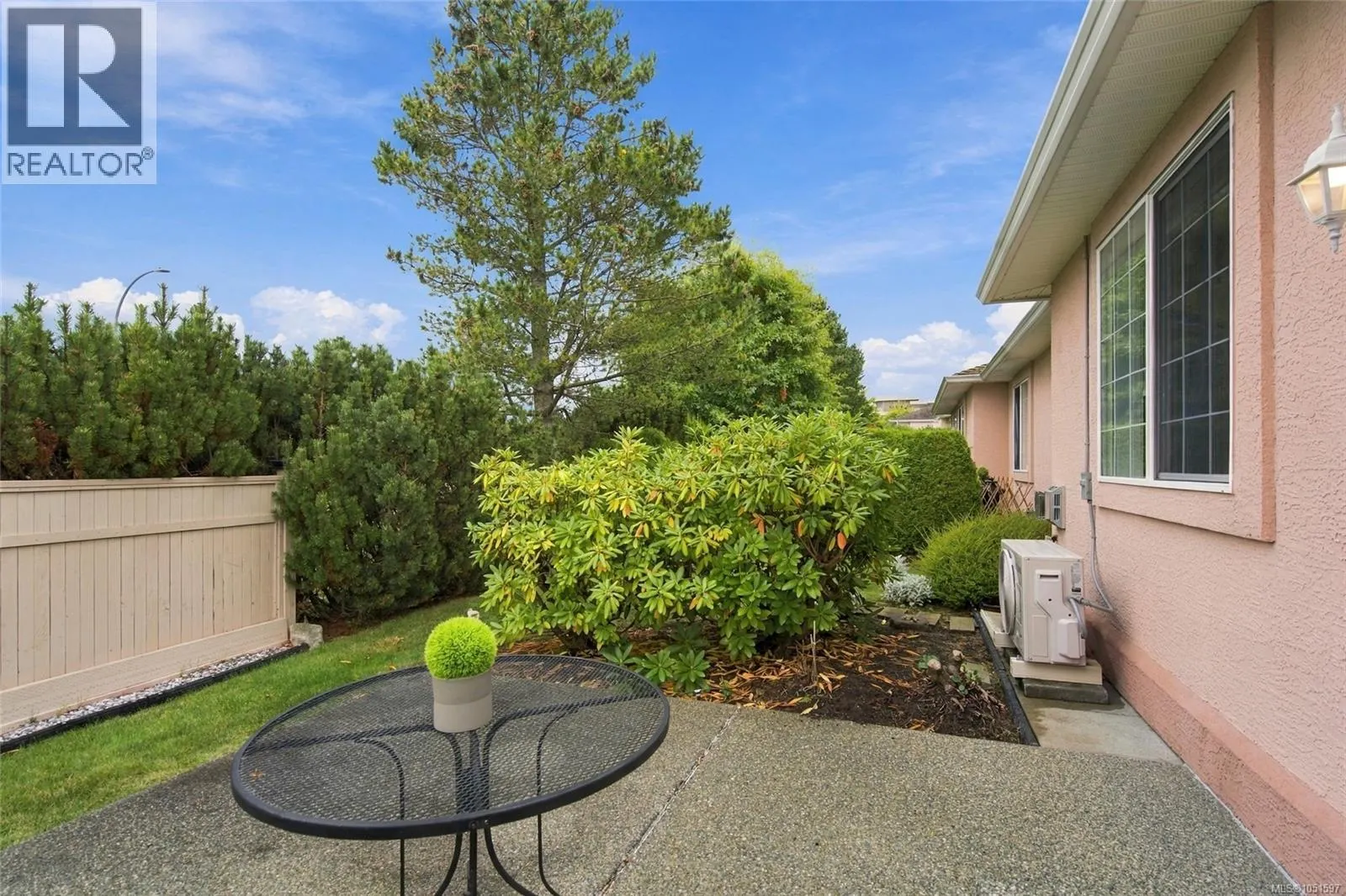 6154 Saturna Ave
