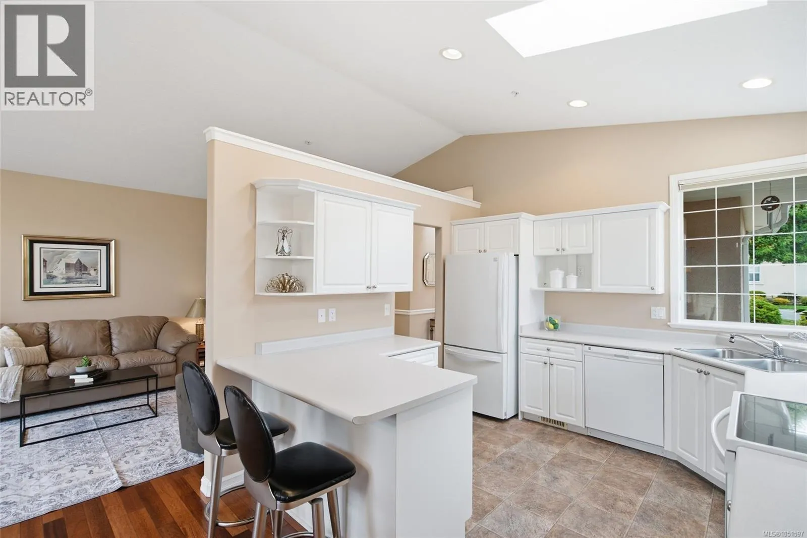 6154 Saturna Ave