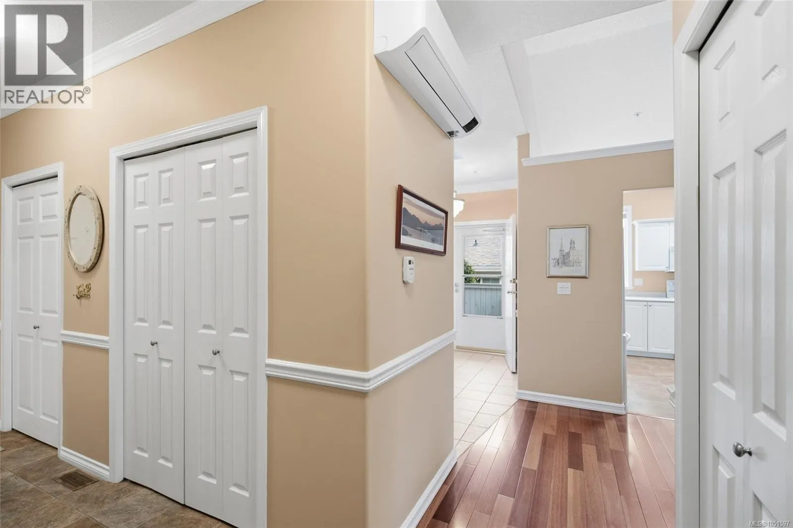 6154 Saturna Ave