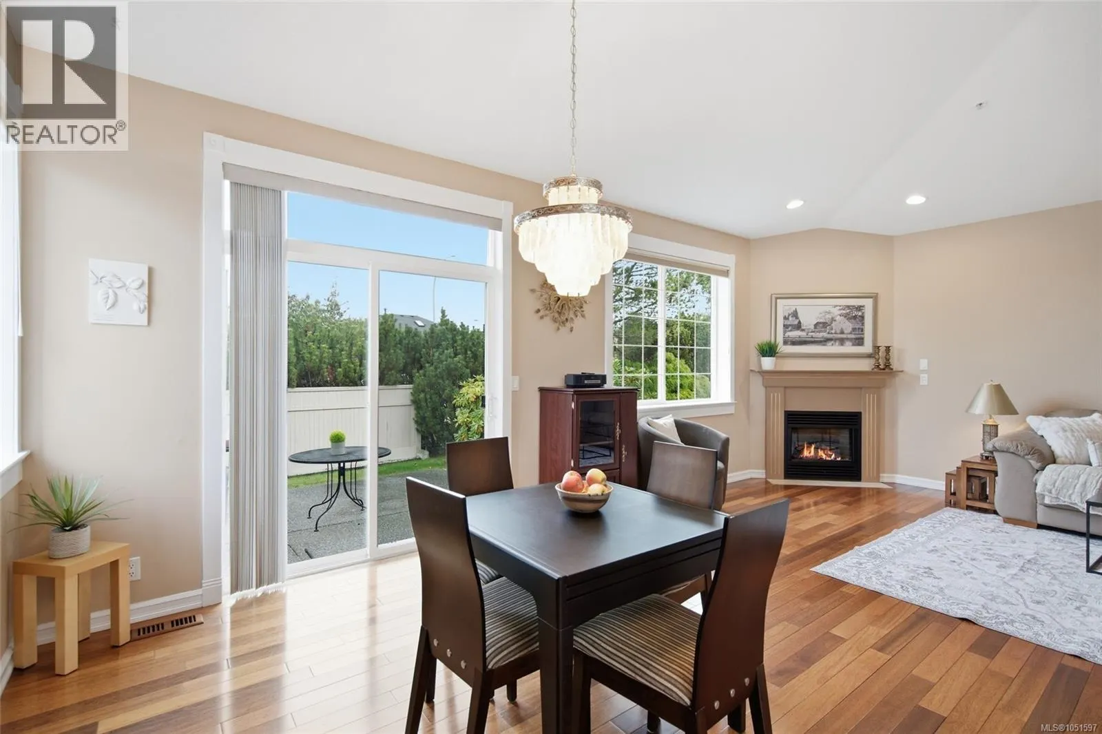 6154 Saturna Ave