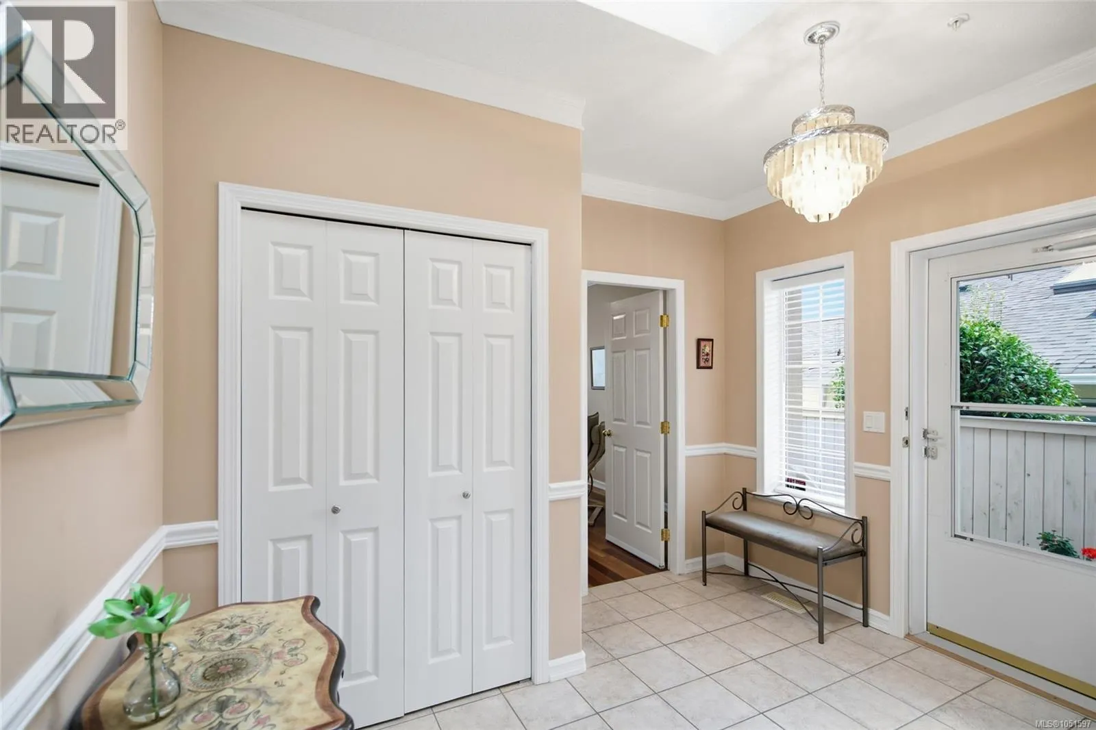 6154 Saturna Ave