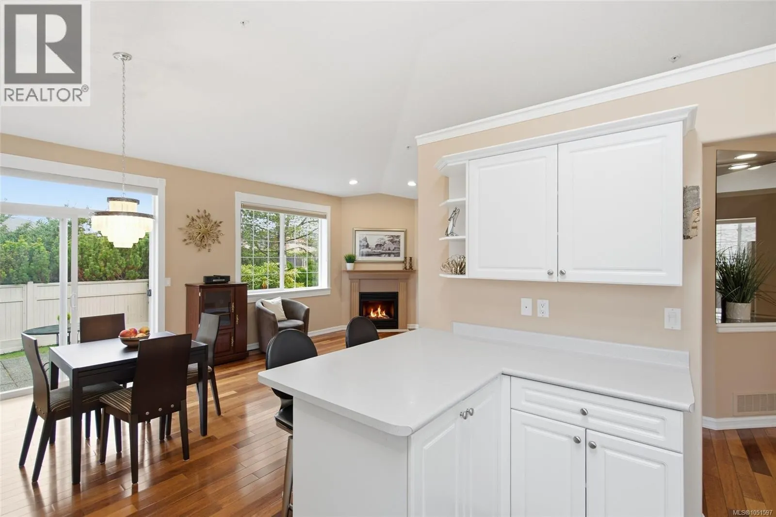 6154 Saturna Ave