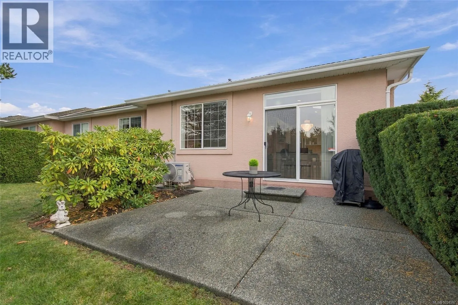 6154 Saturna Ave