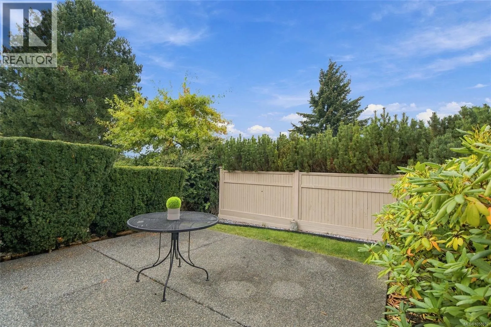 6154 Saturna Ave