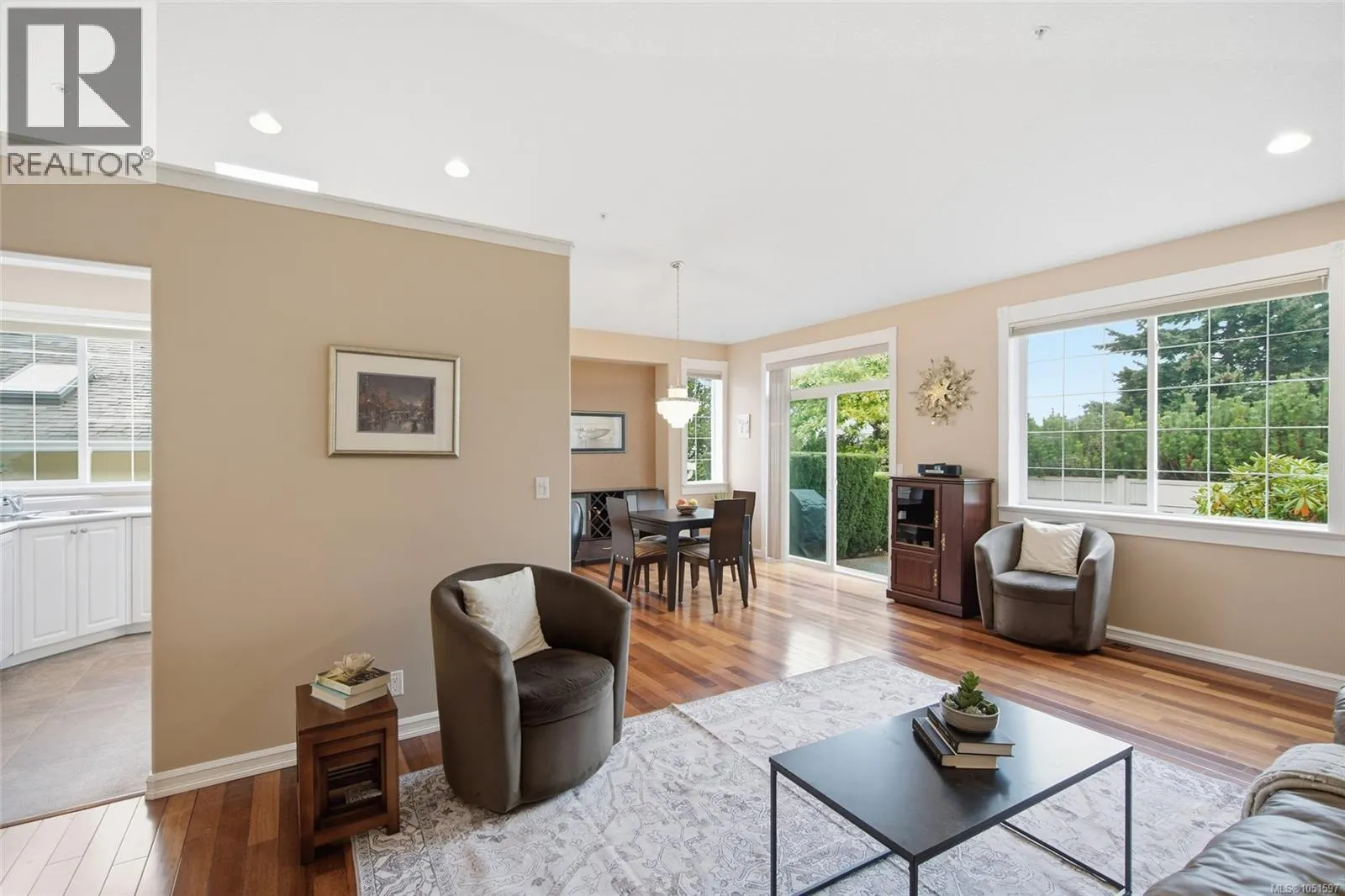 6154 Saturna Ave