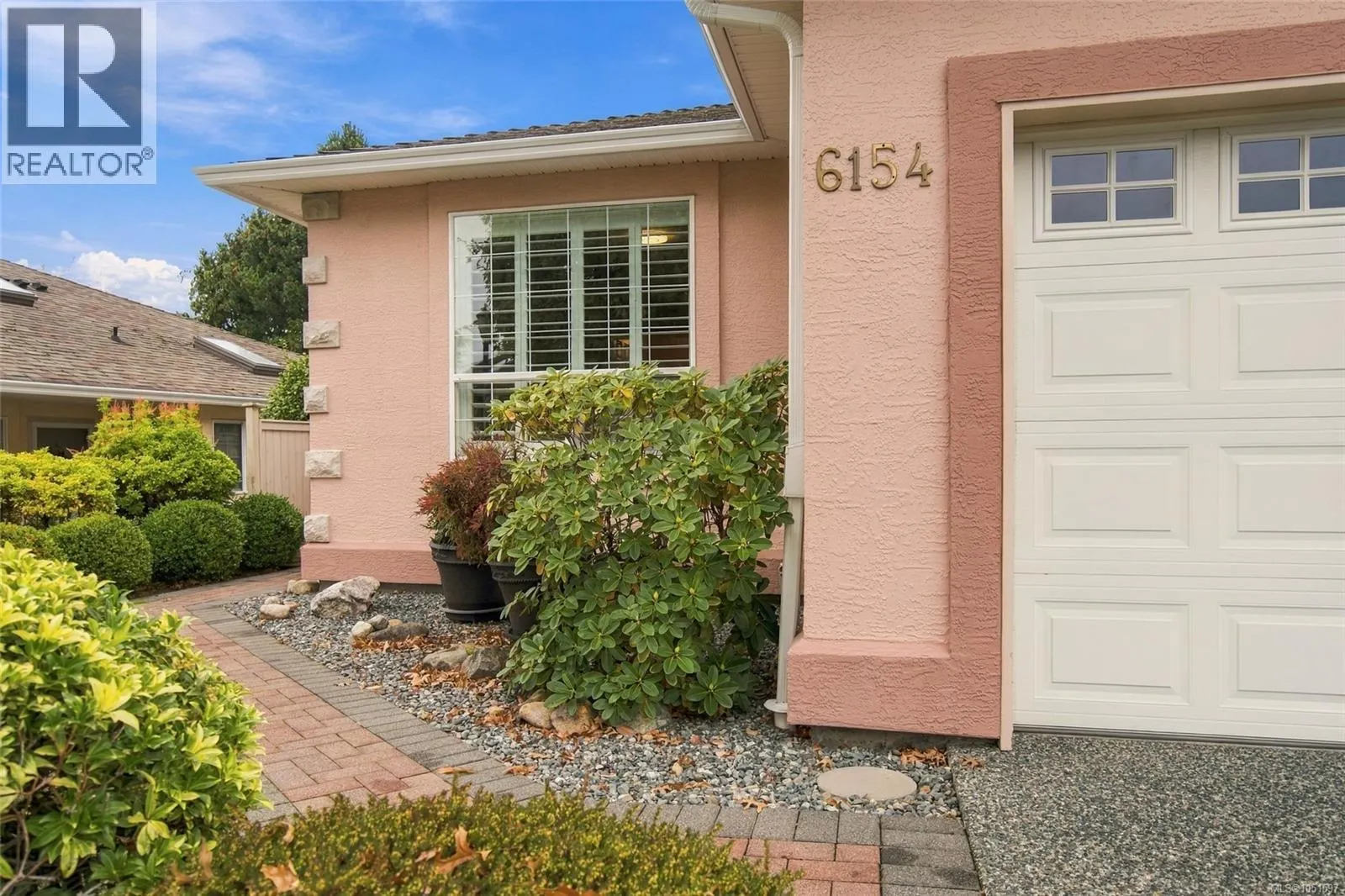 6154 Saturna Ave