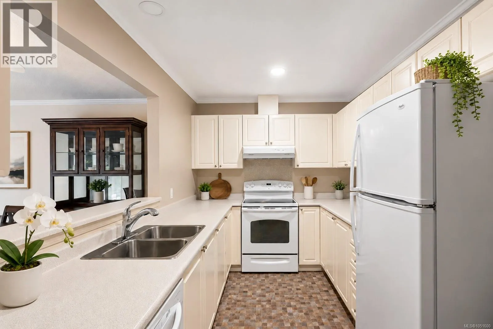 334 2245 James White Blvd