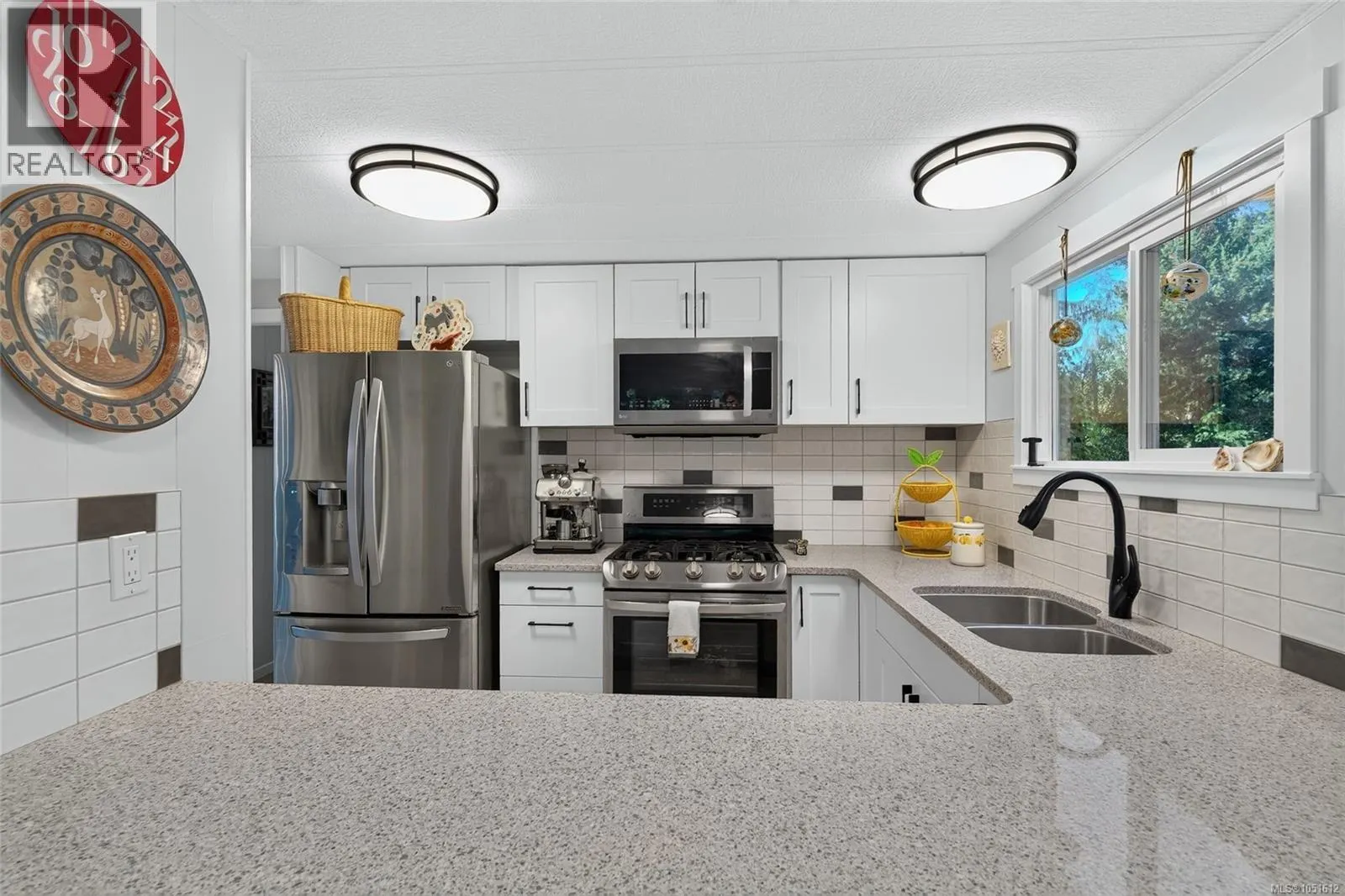 6071 Pine Ridge Cres