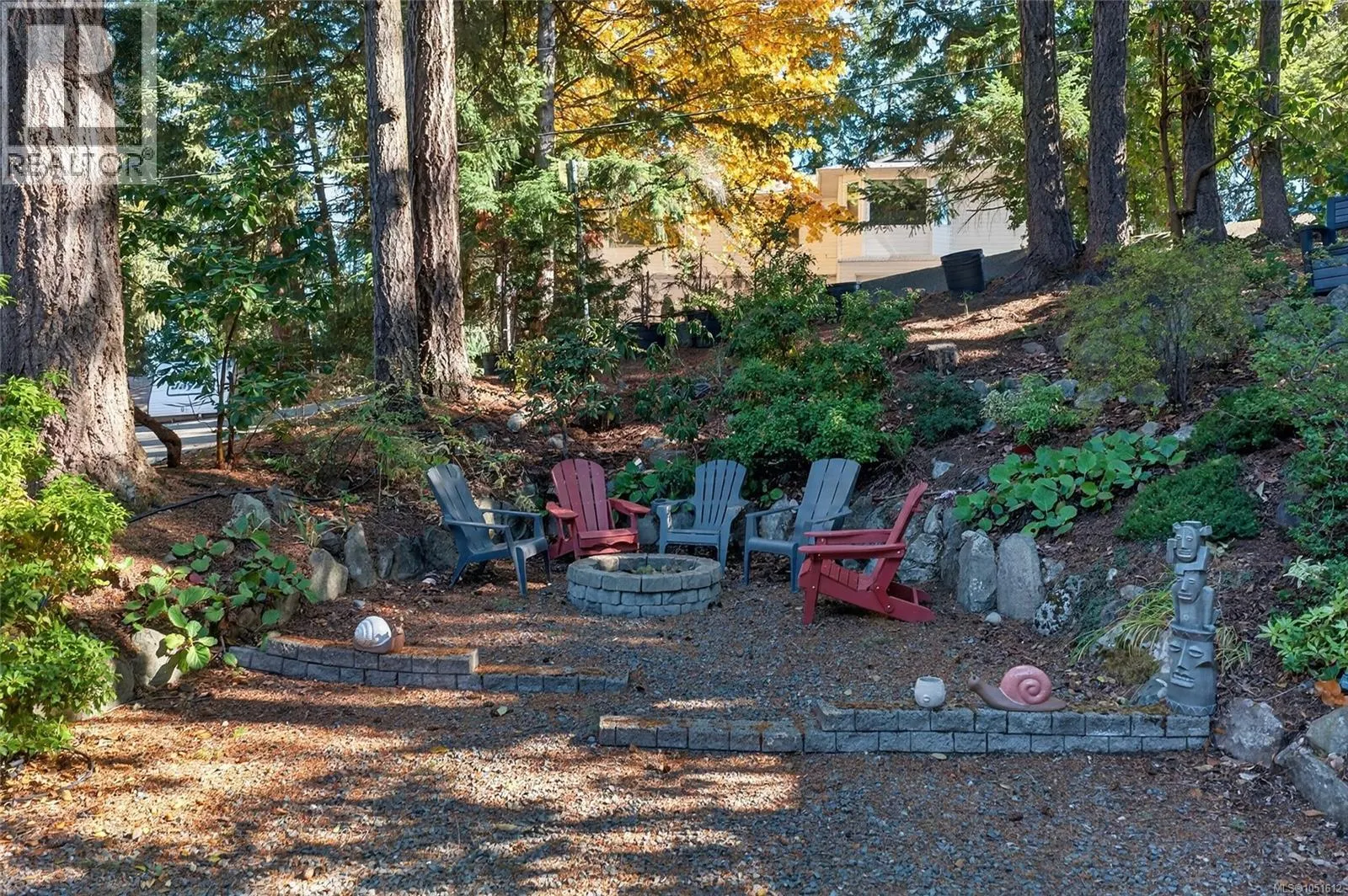 6071 Pine Ridge Cres