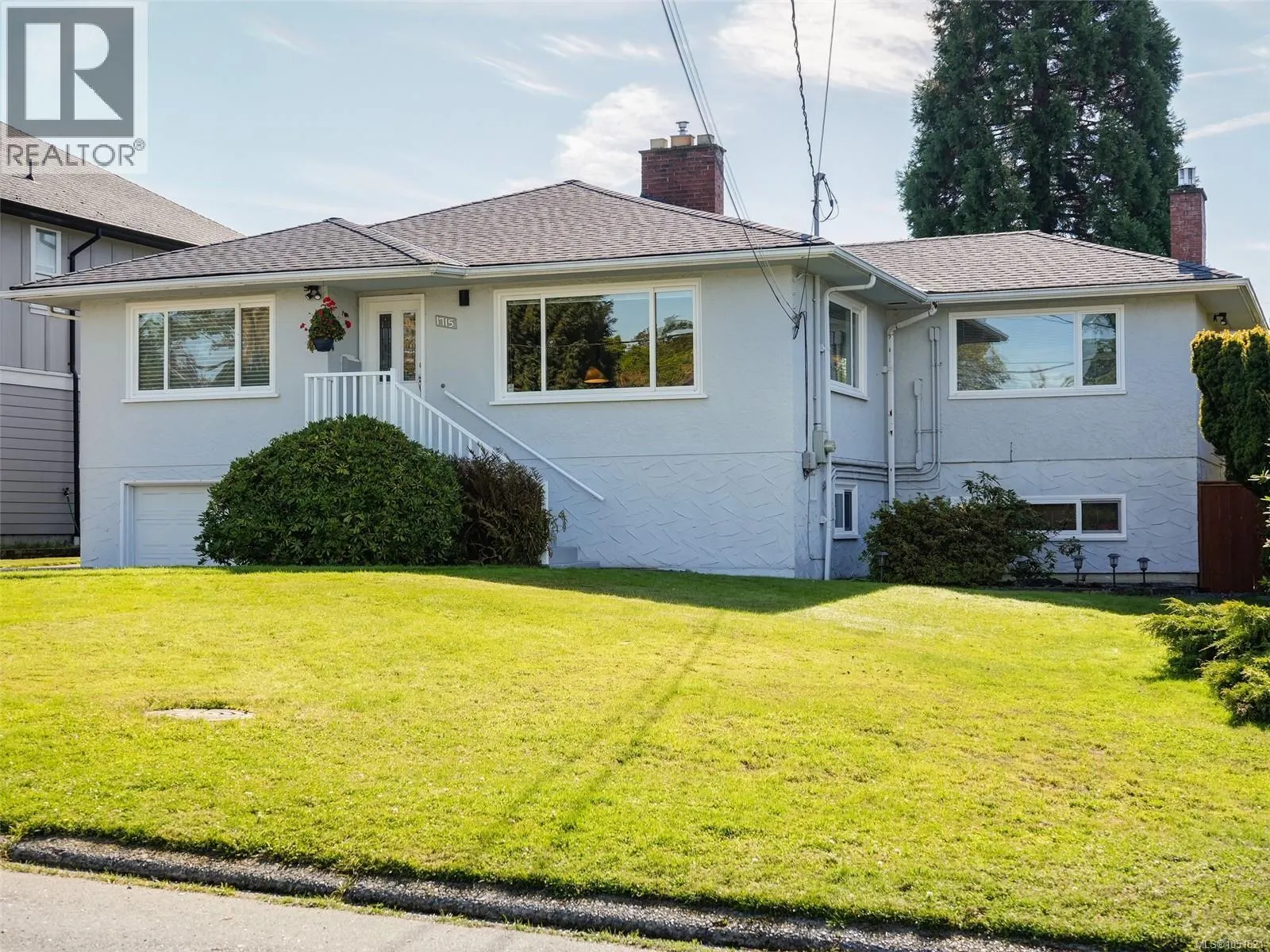 1715 Cedar Ave
