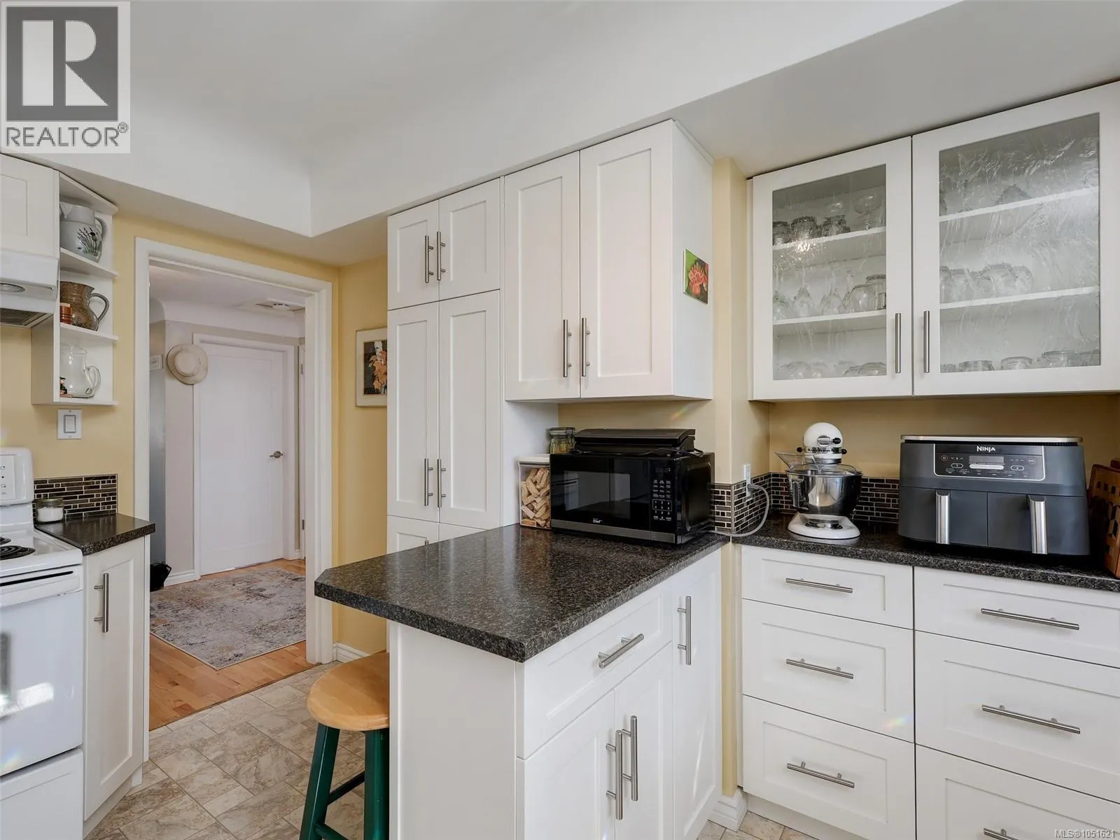 1715 Cedar Ave
