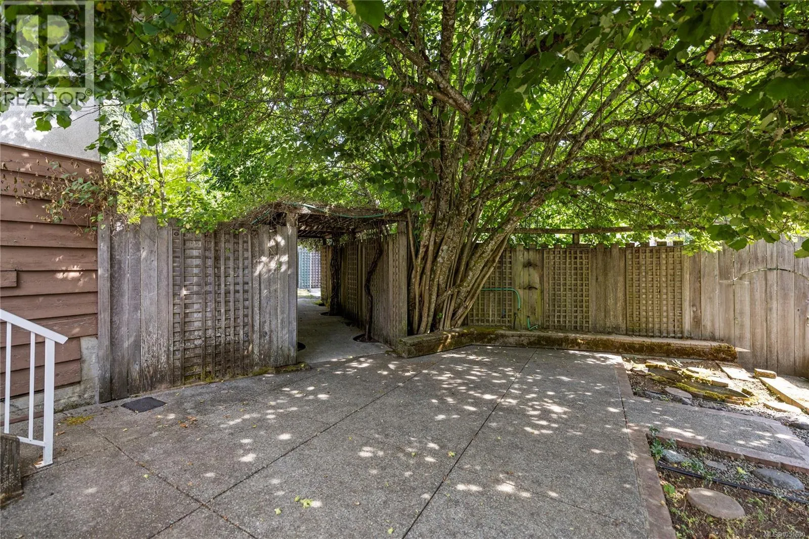 2999 King Richard Dr