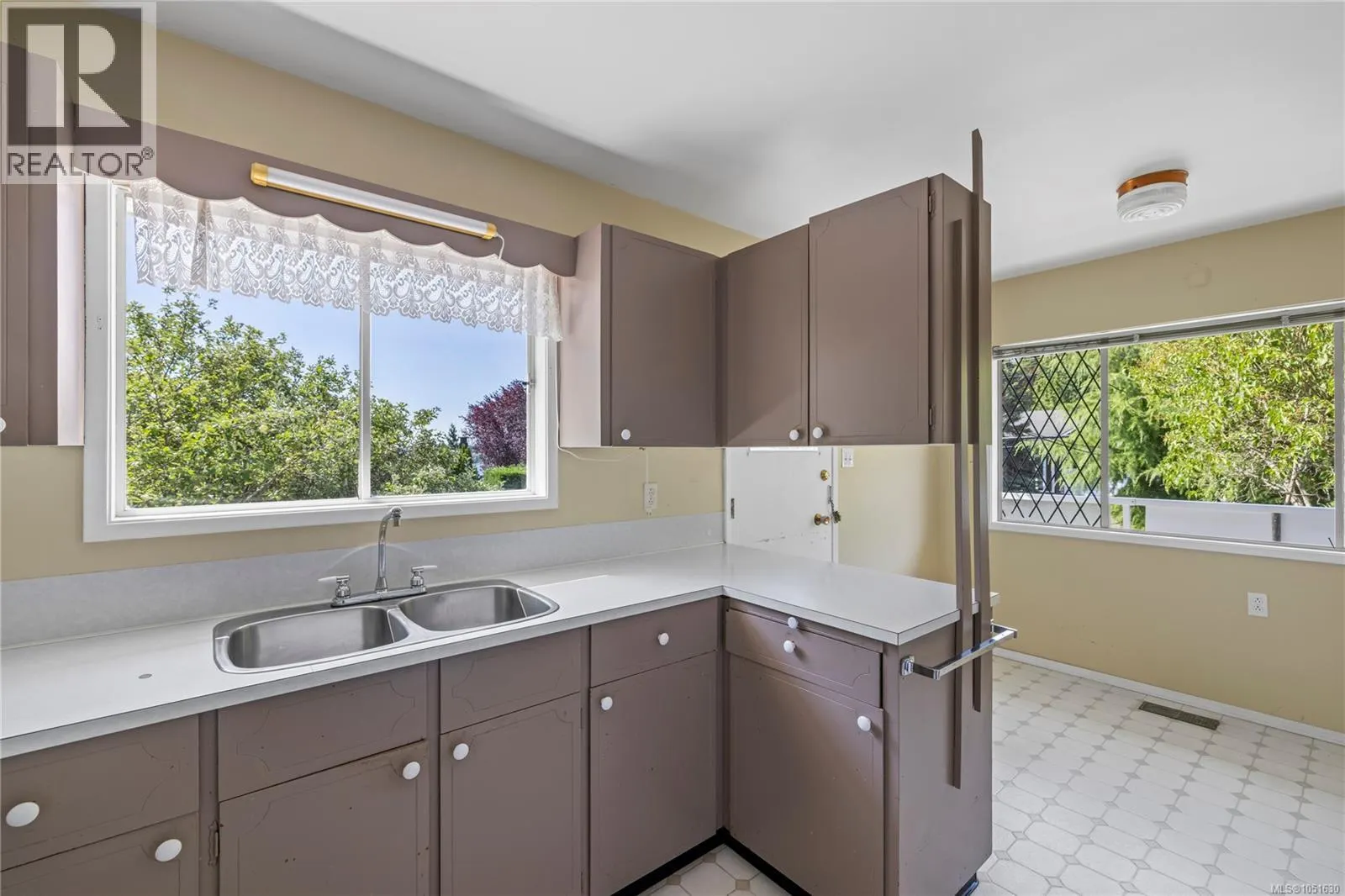 2999 King Richard Dr