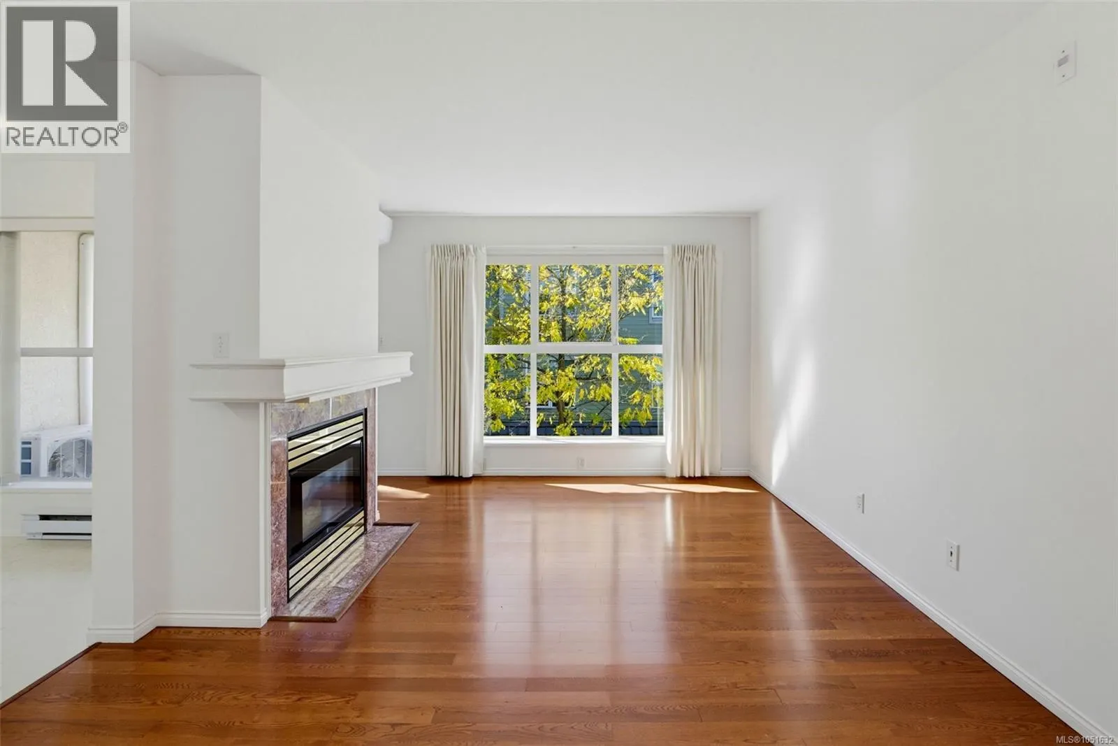 404 1710 Fort St