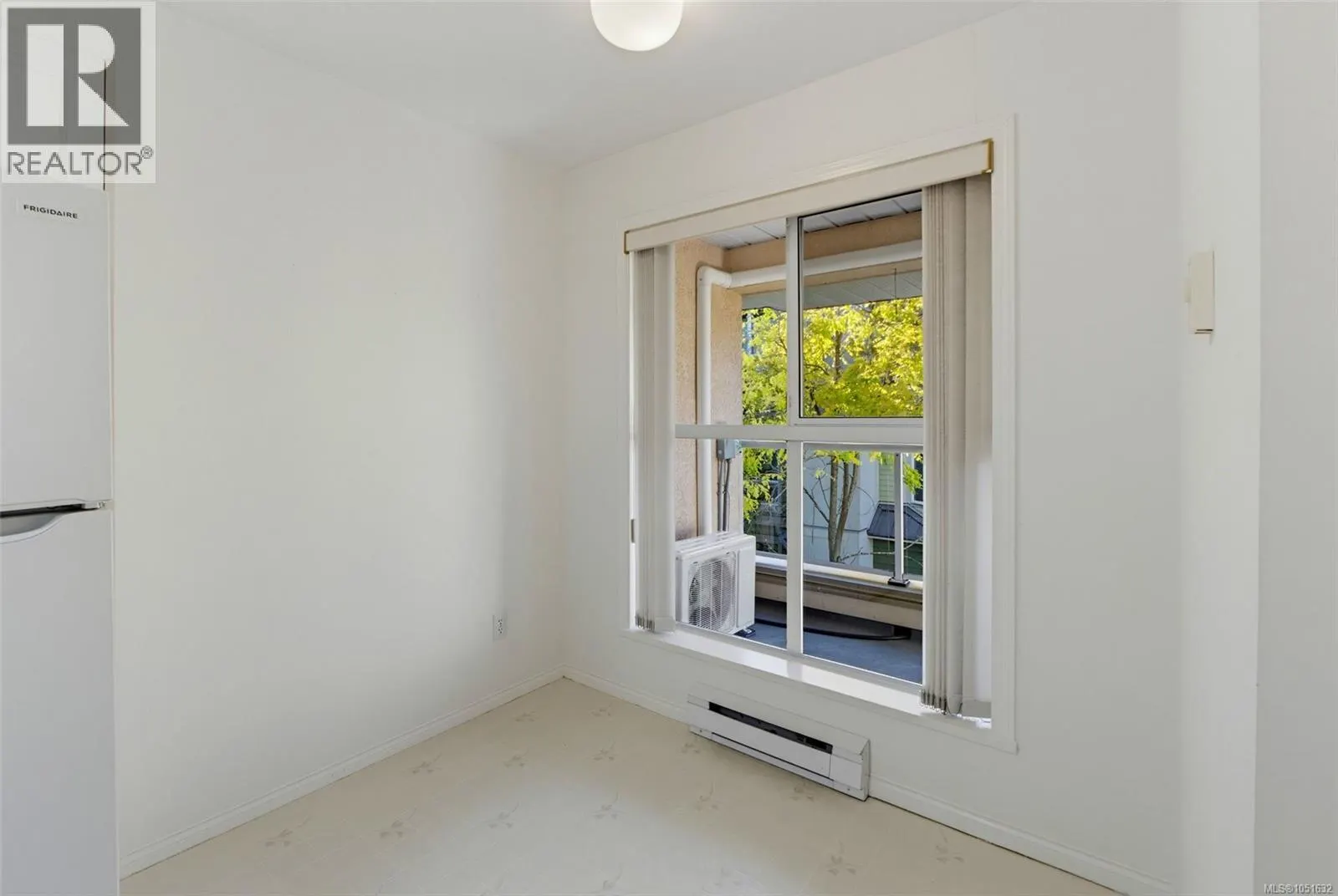 404 1710 Fort St