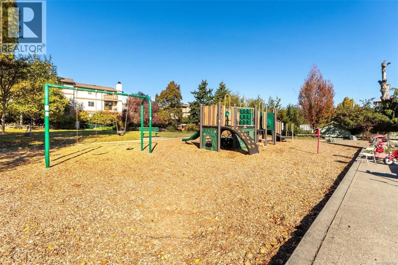 404 1710 Fort St